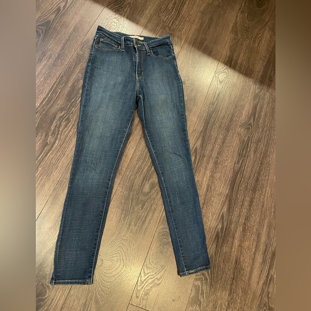 Women’s Levi 721 High Rise Skinny. Size 29.